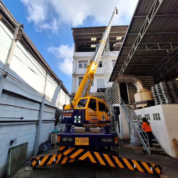 เช่ารถเครน 10 ตัน 4 ล้อ ทำงานพื้นที่แคบ เข้าออกซอยได้