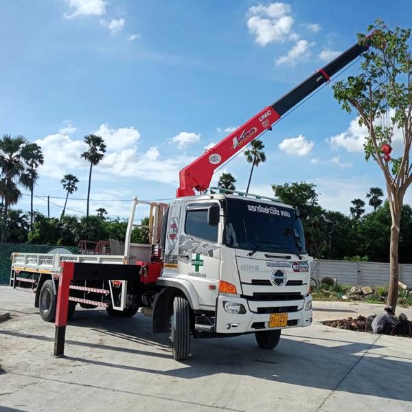 รถเฮี๊ยบยกต้นไม้ เคลื่อนย้ายต้นไม้ใหญ่ – P.S.CRANE