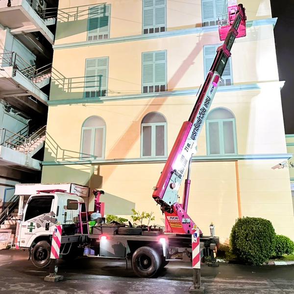 ให้เช่ารถกระเช้า งานกลางคืน